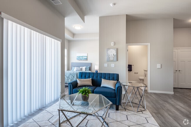 STUDIO, 1 BA - 448 SF