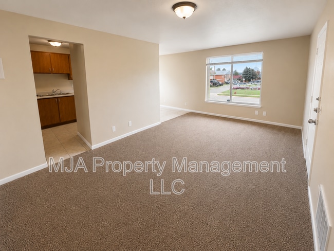 Building Photo - 4642 S Arlington Park Dr Unit 04