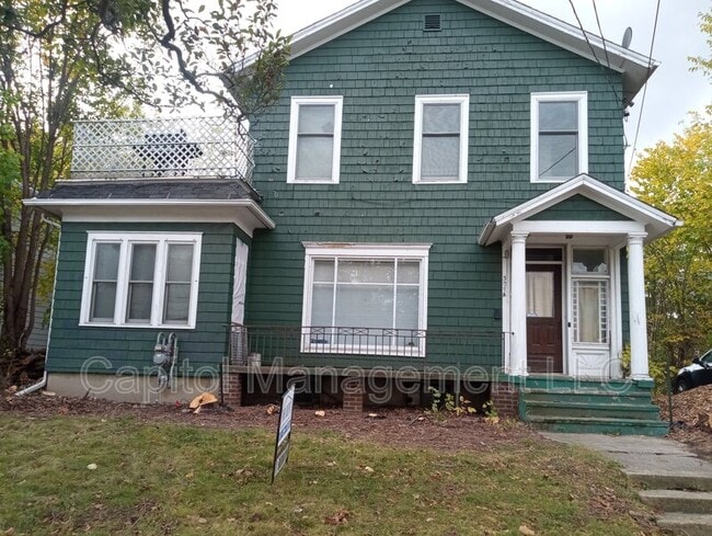 Building Photo - 307 N Walnut St Unit 4