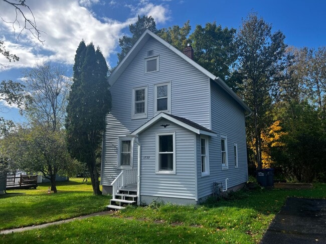 Looking for 2 roommates in a 4-bedroom house!!! - Looking for 2 roommates in a 4-bedroom house!!!