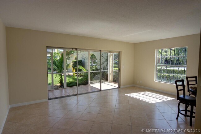 Photo - 342 Southwind Dr Unit 114