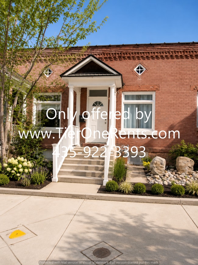 Building Photo - NO DEPOSIT OPTION for qualified renters