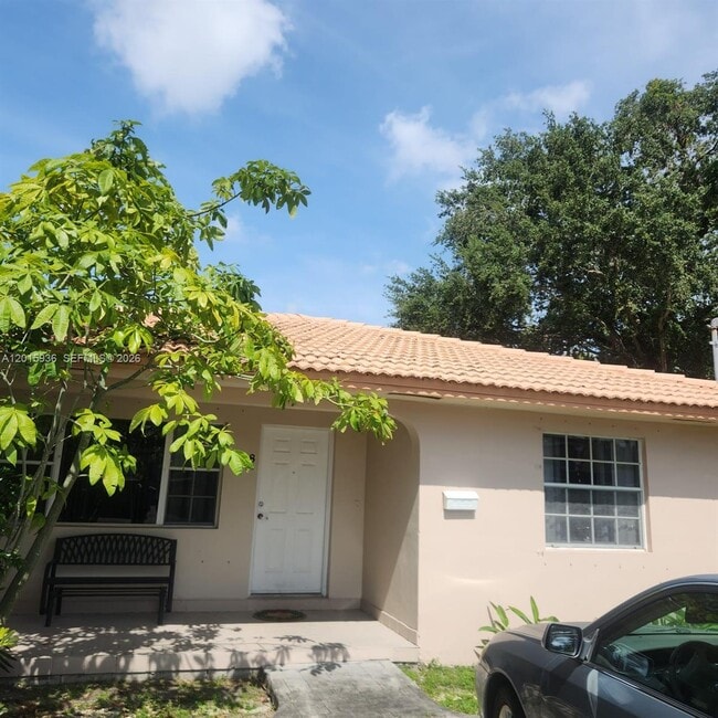 Photo - 2018 SW 58th Ct