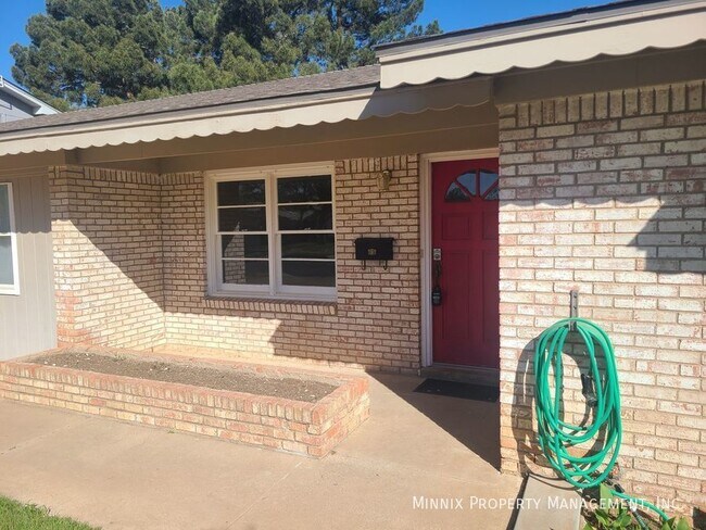 Photo - 3204 W Dengar Ave