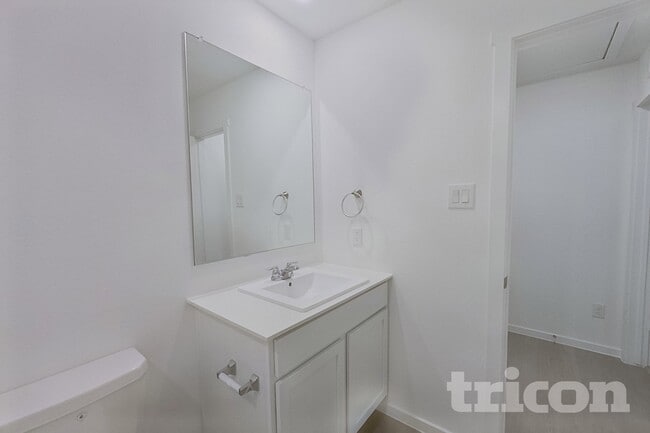 Photo - 827 Ginkgo Wy