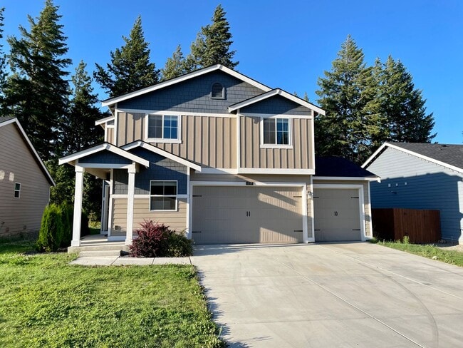 Building Photo - Gorgeous 4 Bed 3 Bath Home Built in 2019!