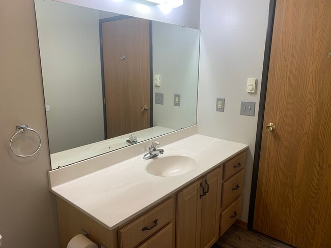 Photo - 930 Iowa Ave Unit 18