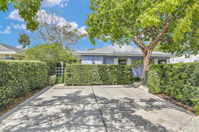 Photo - 908 NE 8th Ave