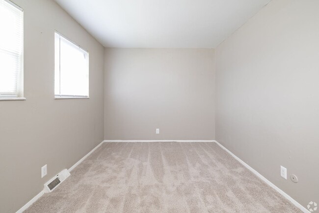 Photo - Naveen Pine Townhomes