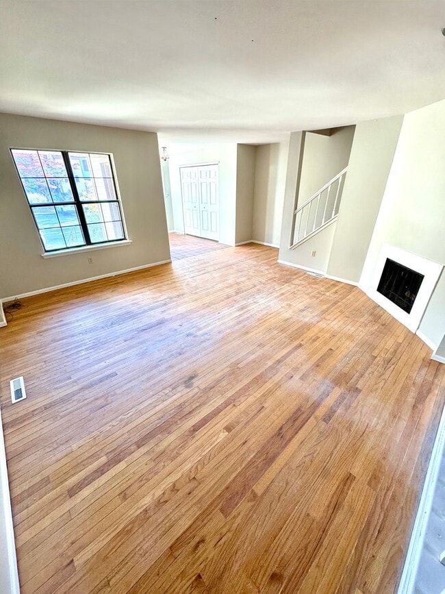 Photo - THREE BEDROOM TOWNHOME-PARKLAND SCHOOLS!