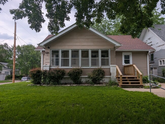 Photo - 1722 Isabella St House