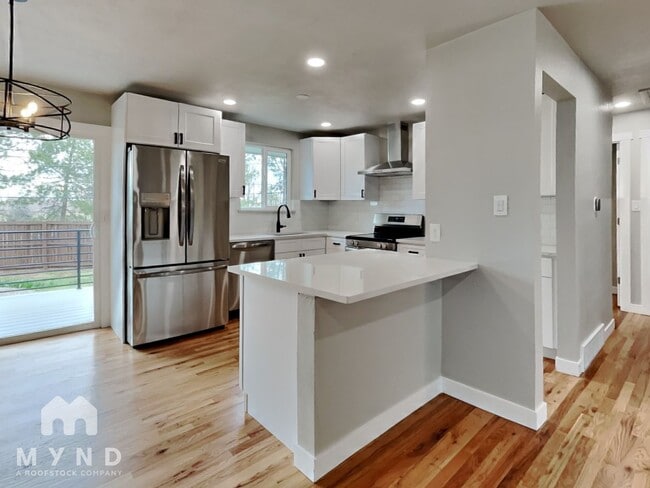 1211 S Saulsbury Ct