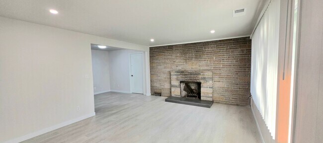 Photo - North Seattle/ Shoreline 3 Bed, 1BA rental