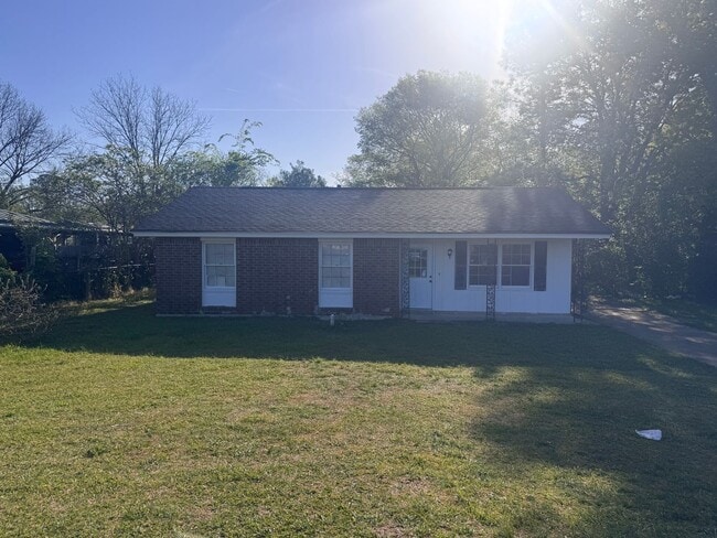 Building Photo - Newly Renovated Virginia Loop Road Home