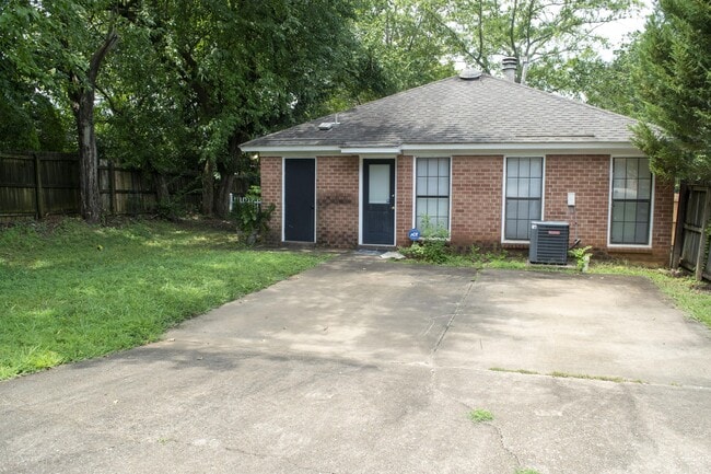 Photo - 1615 Woodmere Loop