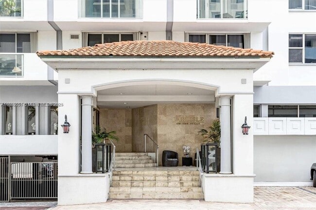 Photo - 9195 Collins Ave Unidad 414 Rental
