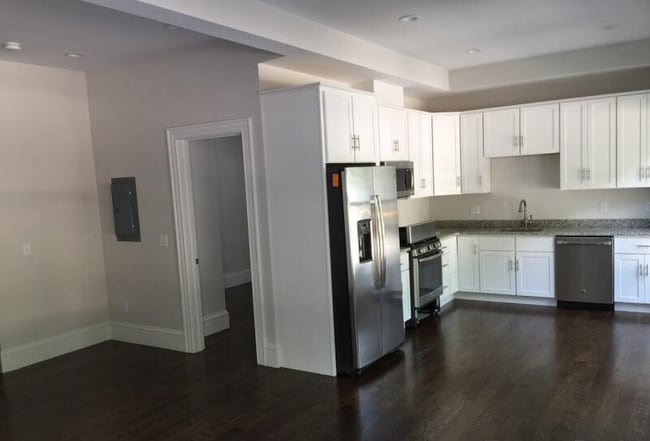 Building Photo - 2044 Beacon St Rental