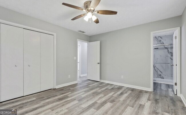 Photo - 8730 Parliament Pl