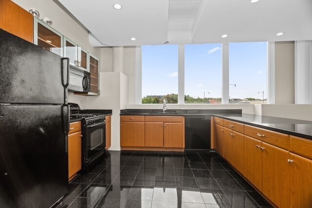 Photo - 3025 N Western Ave Unit 2