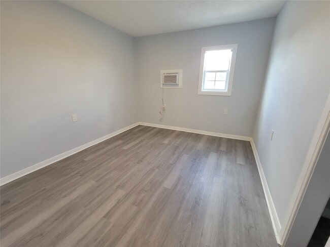 Photo - 3115 Havner Ln Unit 4