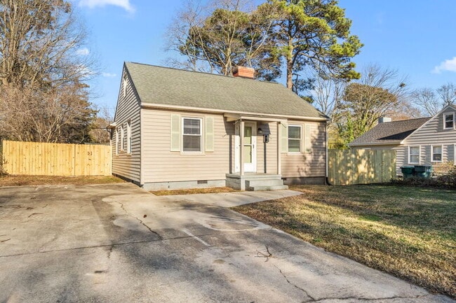 Photo - 108 E Magruder St