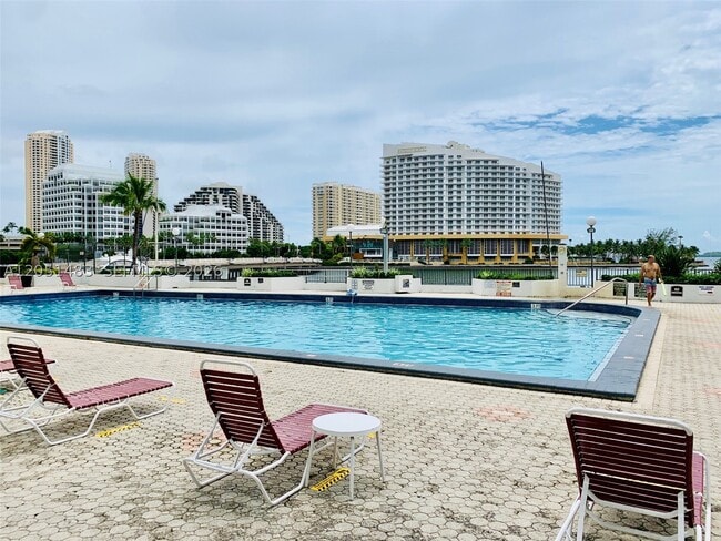 Photo - 905 Brickell Bay Dr Unit 1523
