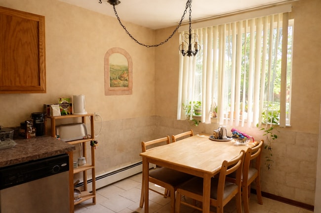 Photo - 749 S Millvale Ave