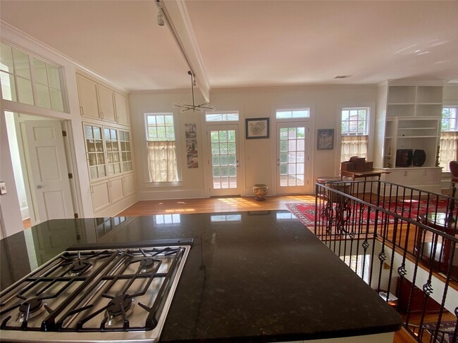 Photo - 131 E Jefferson St