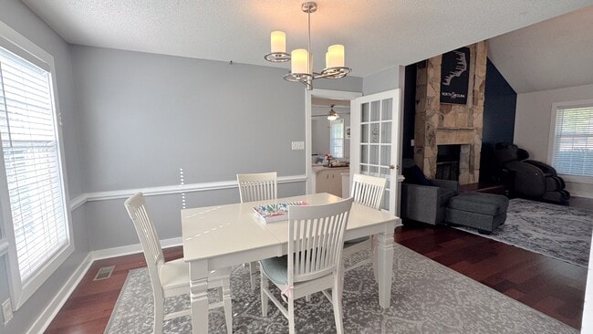 Photo - 2106 Perry Dr