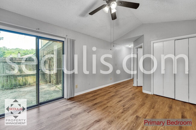 Photo - 801 Temple Rd