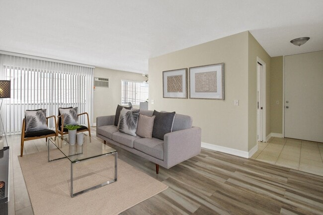 Photo - 115 Doheny Apartments