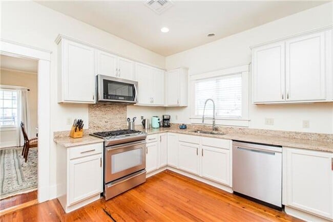 Photo - 5 BR- Available now or June lease - Renovated House steps from Campus!