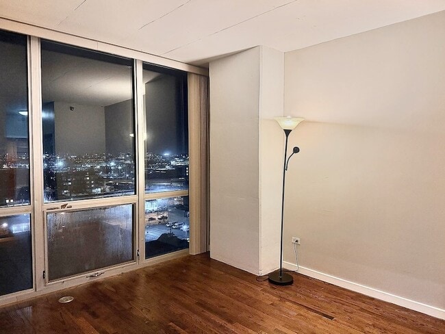 Photo - 1845 S Michigan Ave