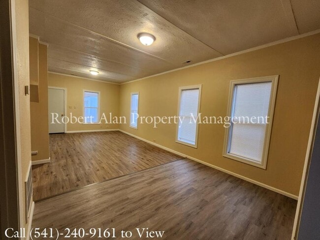 Photo - 203 SE 17th St