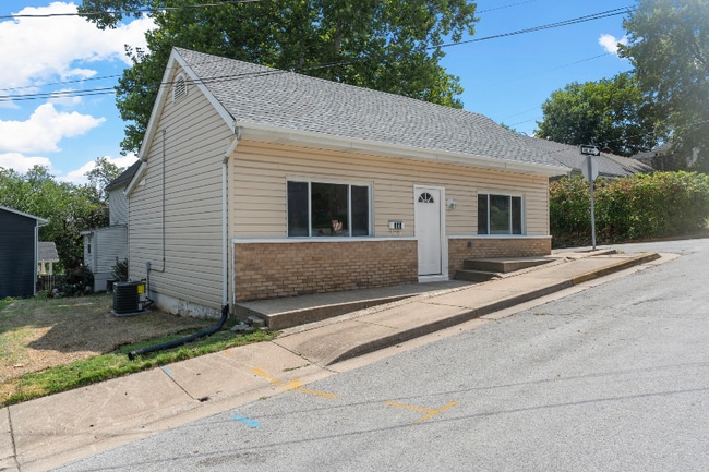 Photo - 800 N 4th St