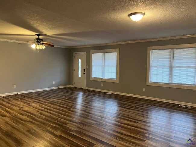 Photo - 1506 Main St