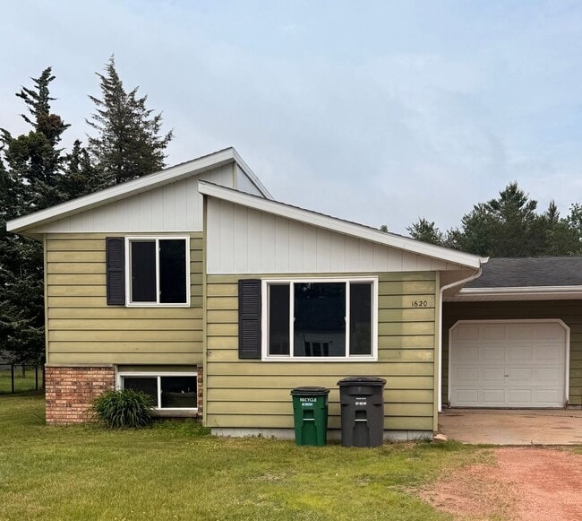Building Photo - 2 Bedroom Dulex