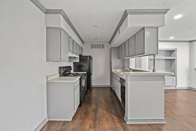 Photo - 12905 Woodforest Blvd Unit 204