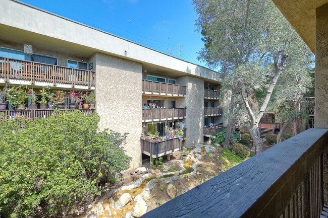 Discover The Bluffs of Fashion Valley and ... - Discover The Bluffs of Fashion Valley and ... Apartment Unit 305