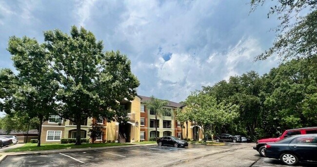 Photo - MOVE IN NOW!! 3RD FLOOR 1X1-SCREENED IN PO... Unidad 237