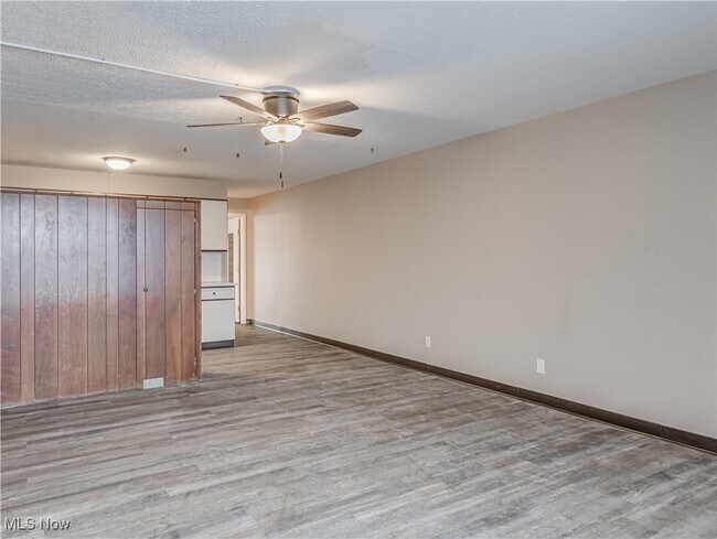 Photo - 2331 E Market St Unit 609