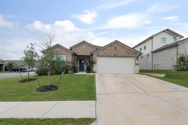 Building Photo - 205 Bethpage Dr