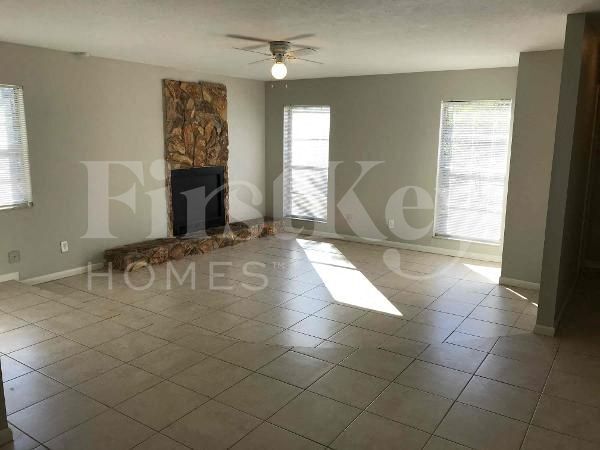 Photo - 2224 E Hanna Ave