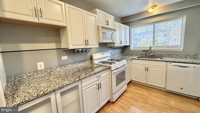 Photo - 10620 Weymouth St Unit 10620