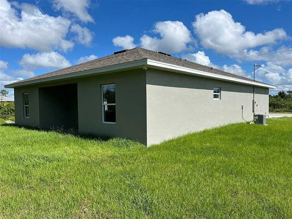 Photo - Coastal Comfort Awaits: Spacious 3-Bed, 2-...