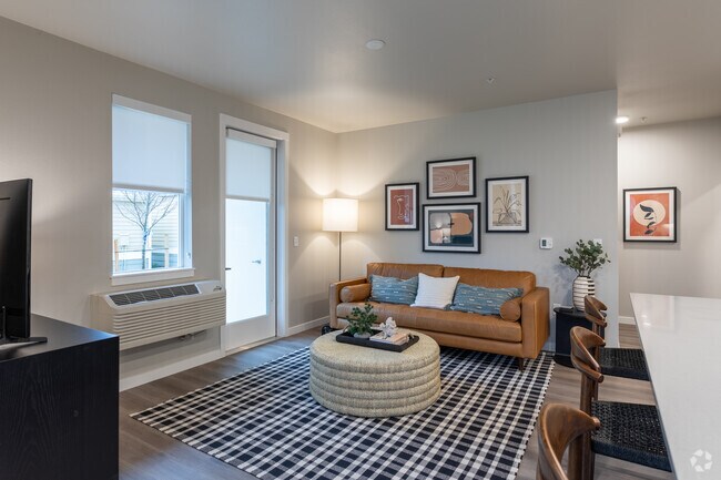 1BR, 1BA -700 SF