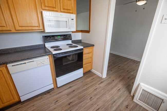 Photo - Windom Gables