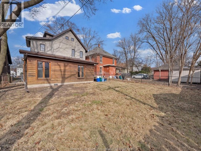 Photo - 3131 Donnelly St