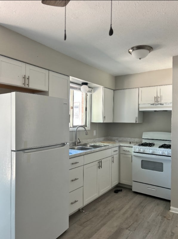 Photo - 327 Pershing Ave NE Unit 327