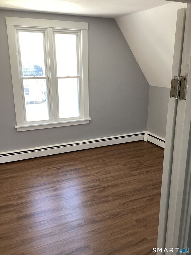 Photo - 68 Woodbridge St